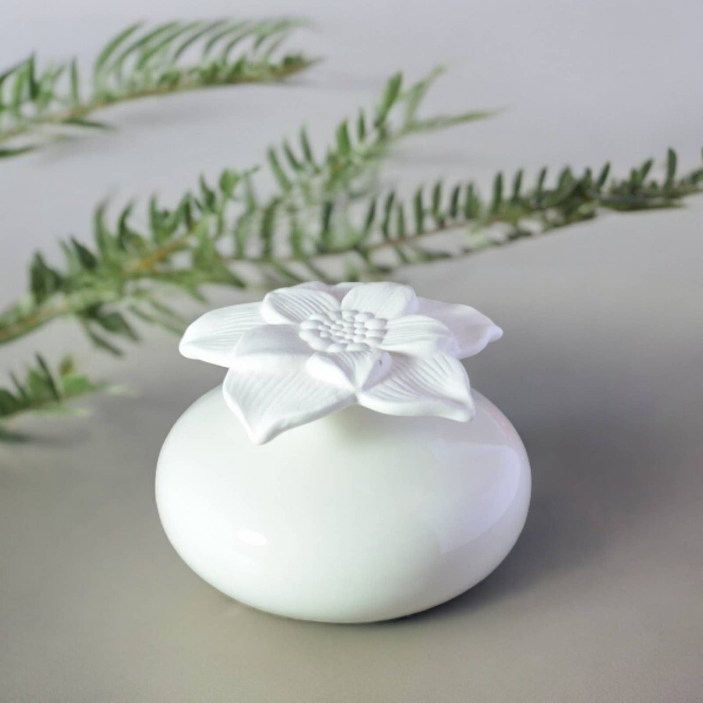 Keramik Diffusor mit Gipsblume - Narzisse weiss